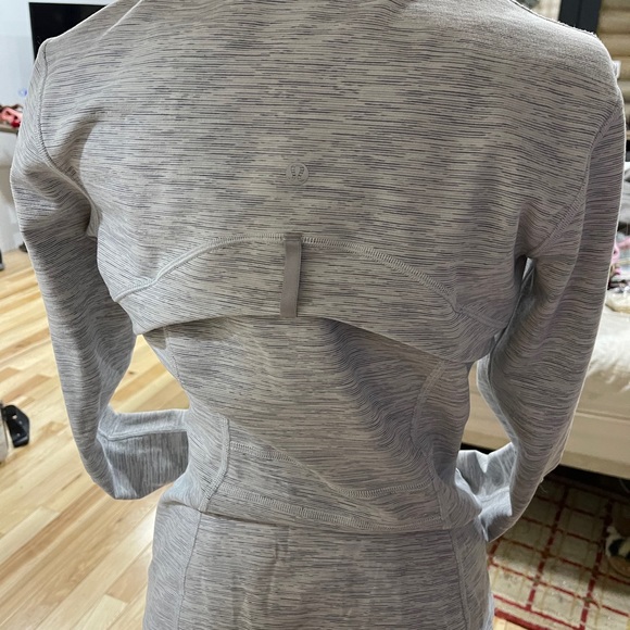 Lululemon sweater - Picture 3 of 4